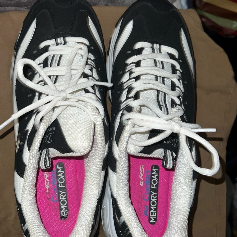 Women’s Skechers D’Lite